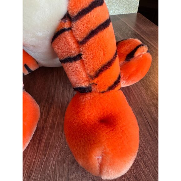 🐯 Vintage Disney Tigger Plush – Disneyland / Walt Disney World – Made in Korea - Picture 8 of 9